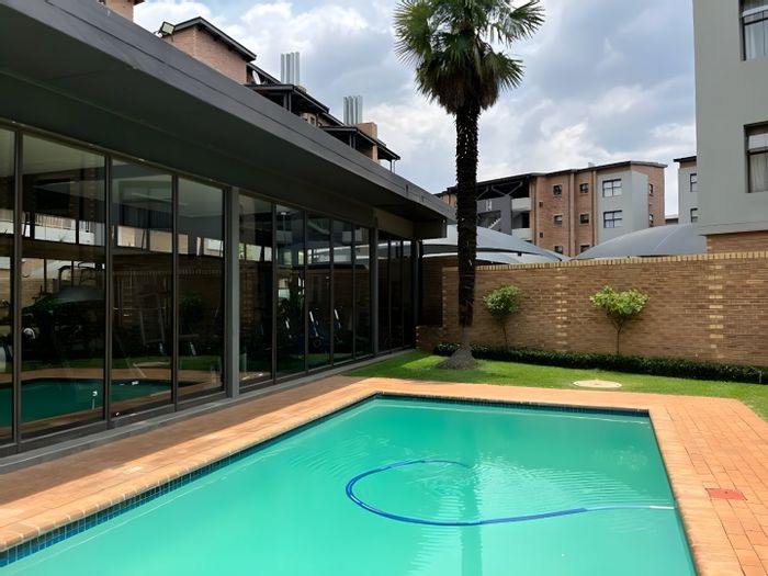 For Sale: Klipfontein Apartment with balcony, gym, and Lifestyle Centre amenities.