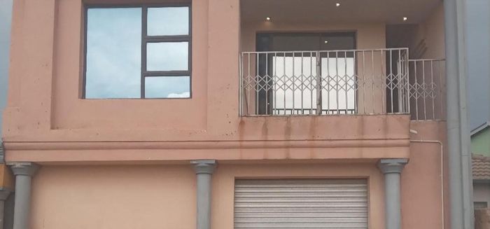 3-Bedroom House For Sale in Clayville with garage, close to amenities.