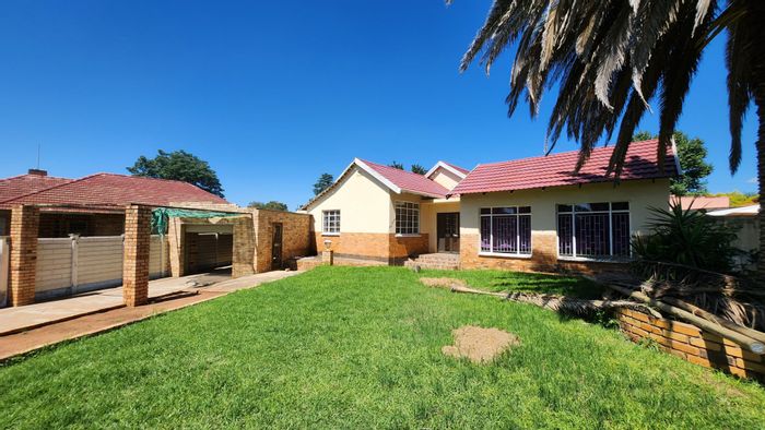 For Sale: House in Stilfontein Ext 1 with pool, flat, and renovation potential.