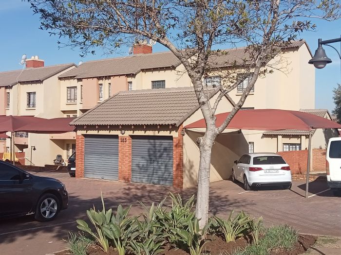 For Sale: 2-bedroom apartment in Noordwyk with pool, clubhouse, and security.