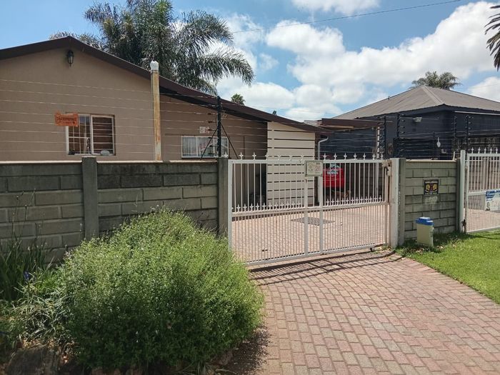 For Sale: Spacious 4-Bedroom House in Krugersdorp North with Garden and Study.