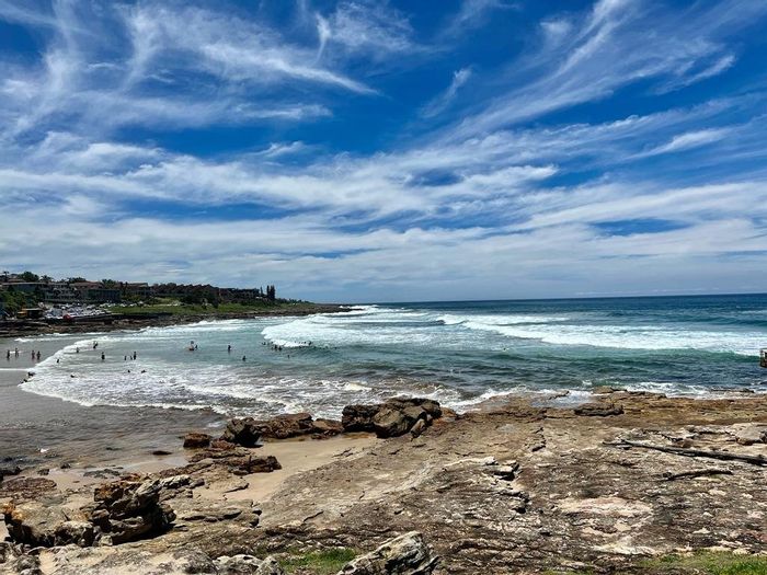 For Sale: 3-Bedroom Apartment in Uvongo with Beach Access and Great Amenities.