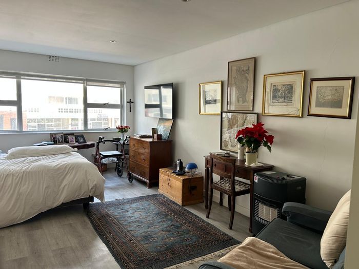 Mouille Point Apartment For Sale: Retirement living with meals, transport, and clinic services.