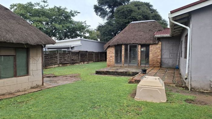 Beyers Park House For Sale: 3 beds, granny flat, pool, double carport.