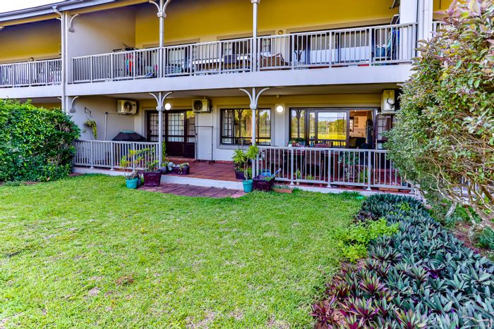 Wakenshaw Estate Apartment For Sale: 3 beds, outdoor space, secure community living.