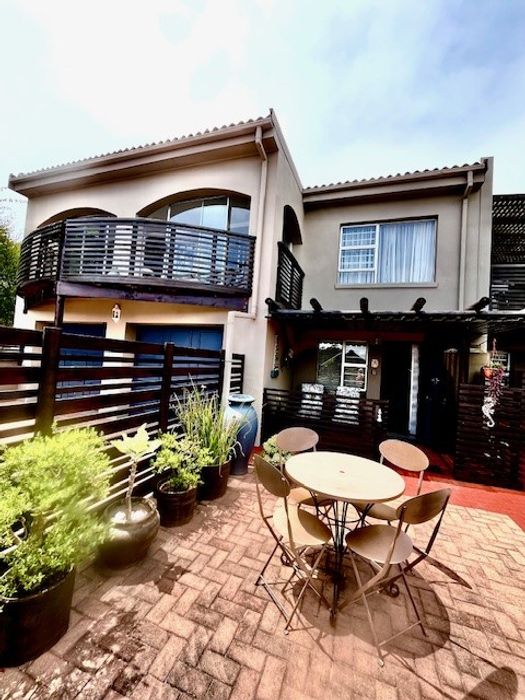 House For Sale in Herolds Bay: 4 bedrooms, bachelor flat, eco-friendly features.