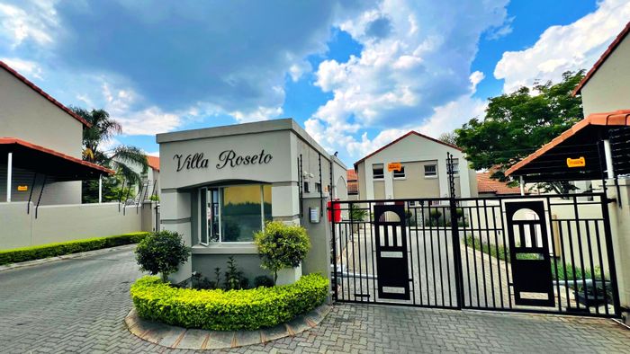 3-Bedroom Townhouse with Loft, Garage & Pet-Friendly Garden in Sunninghill For Sale