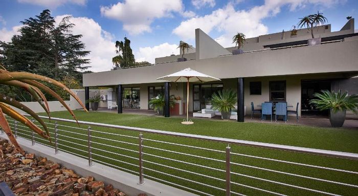 2 Bedroom Apartment To Rent in Sandown with gym, pool, and secure parking.