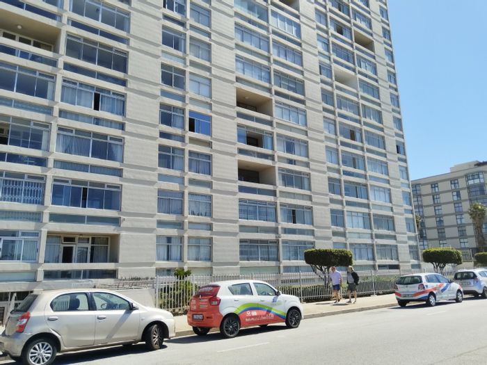 For Sale: Humewood Apartment with 4 Bedrooms, Beach Access, and Secure Parking.