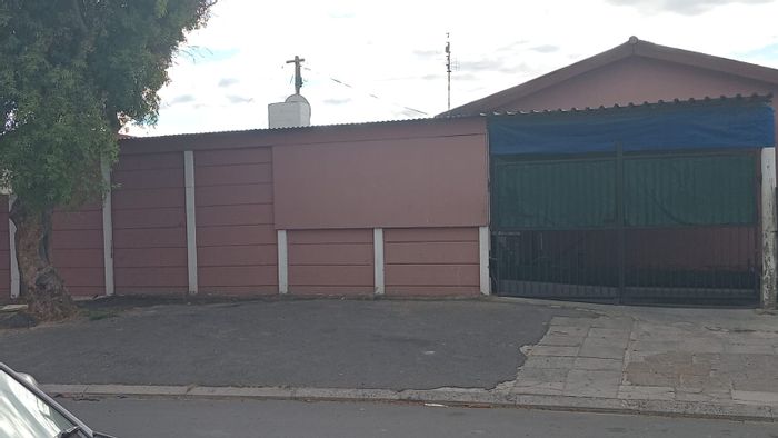 3-Bedroom House with Flatlet and Secure Parking – For Sale in Bell Glen