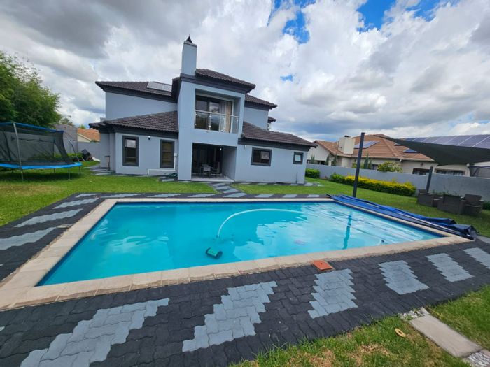 For Sale: House in Monavoni with pool, clubhouse, gym, and tennis court.