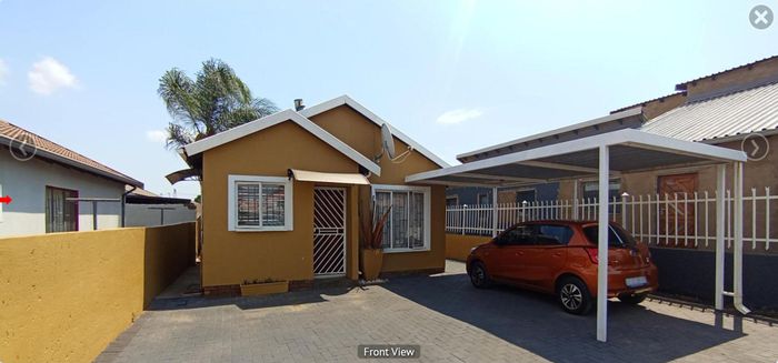 2-Bedroom House For Sale in Soshanguve East with carport and spacious living areas.