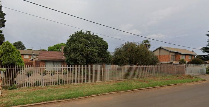 Delmas Central House For Sale: 3 Bedrooms, Pool, Solar System, Double Garage.