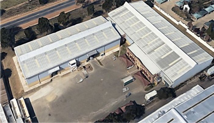 Industrial property in Randjespark to rent with flexible warehousing and ample yard space.