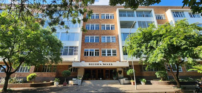 Killarney Apartment For Sale: 1 bed, 1.5 bath, secure parking, versatile balcony.