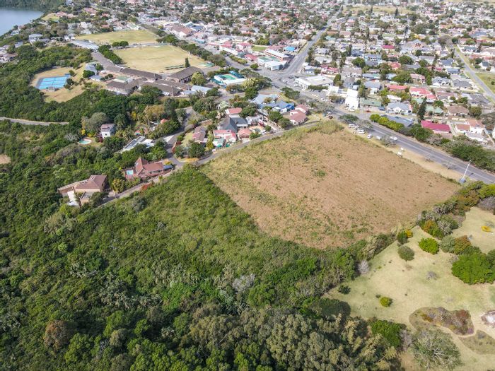 Vacant Land Residential in Gonubie For Sale: Prime location, high visibility, development potential.