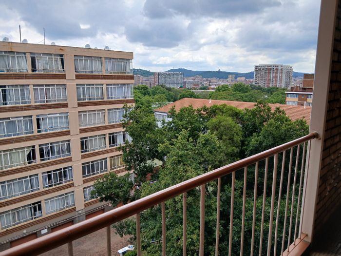 For Sale: 4-bedroom apartment in Arcadia, strong rental income and growth potential.