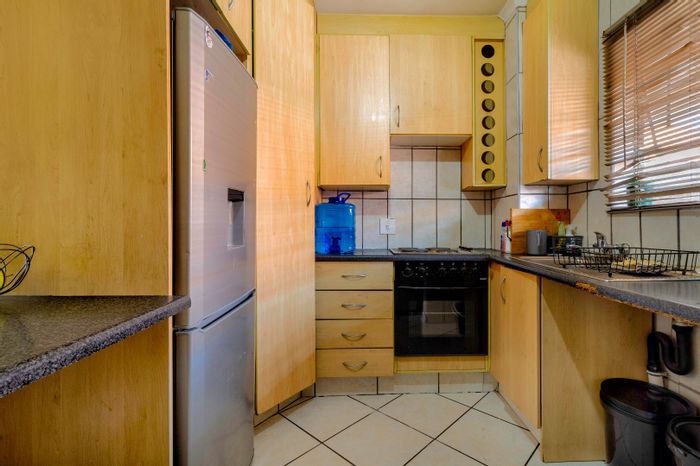 Croydon Apartment For Sale: Two bedrooms, two bathrooms, garage, near amenities.