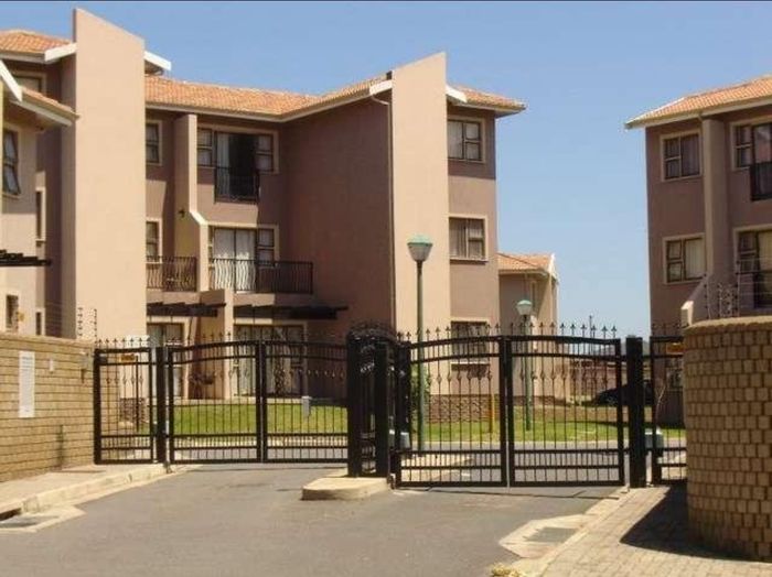 Braelyn Apartment For Sale: 2 bedrooms, 2 baths, secure complex, close to amenities.