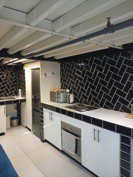 For Sale: Apartment in Maboneng with open plan layout, 24hr security, parking.