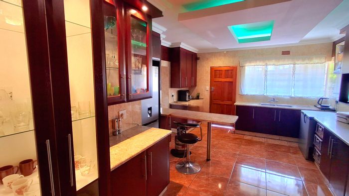 Vaalpark House For Sale: 3 Bedrooms, Study, Double Garage, Spacious Yard.