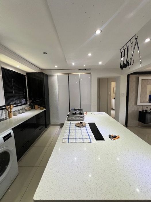 2-Bedroom Apartment To Rent in Randpark Ridge, secure complex with convenient amenities.