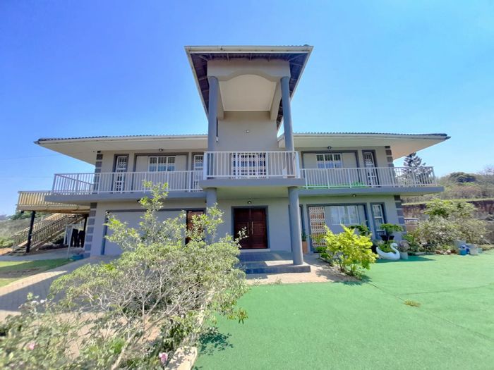 3-Bedroom Apartment To Rent in Stanger Heights with parking, security, and school nearby.