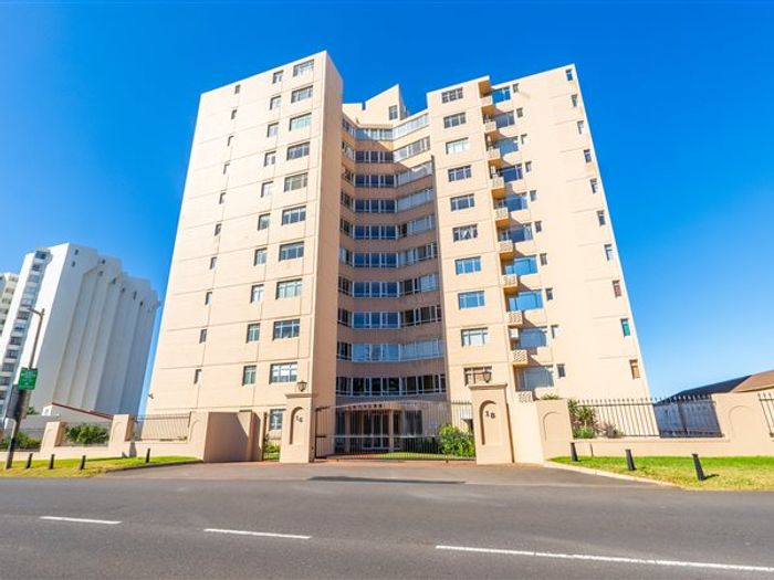 3-Bedroom Apartment To Rent in Umhlanga Central with Beach Access and Pool.