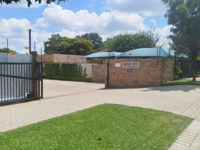 3-bedroom apartment in Hazelwood, close to amenities, available for rent.