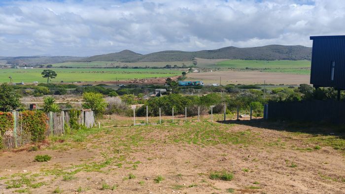 Vacant Land Residential in Reebok For Sale, close to amenities and N2 highway.