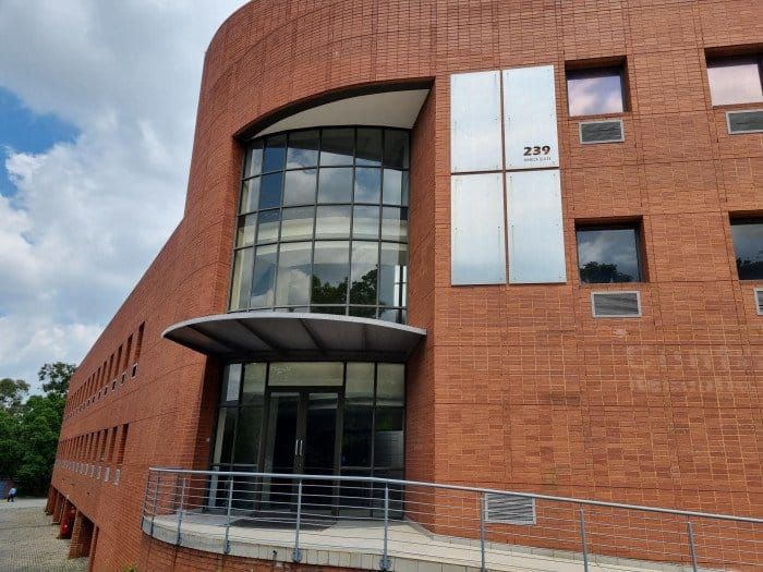 Vorna Valley Commercial Property For Sale: Office, warehouse, security, and prime location.