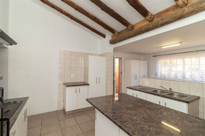 Dersley House For Sale: 3 Bedrooms, pool, study, staff quarters, and double garages.