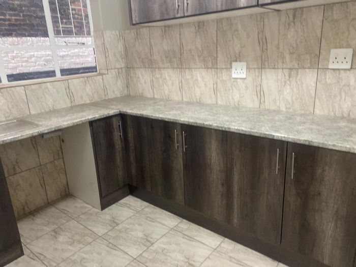 For Sale: 2-Bedroom Apartment in Kempton Park Central with Security and Parking.