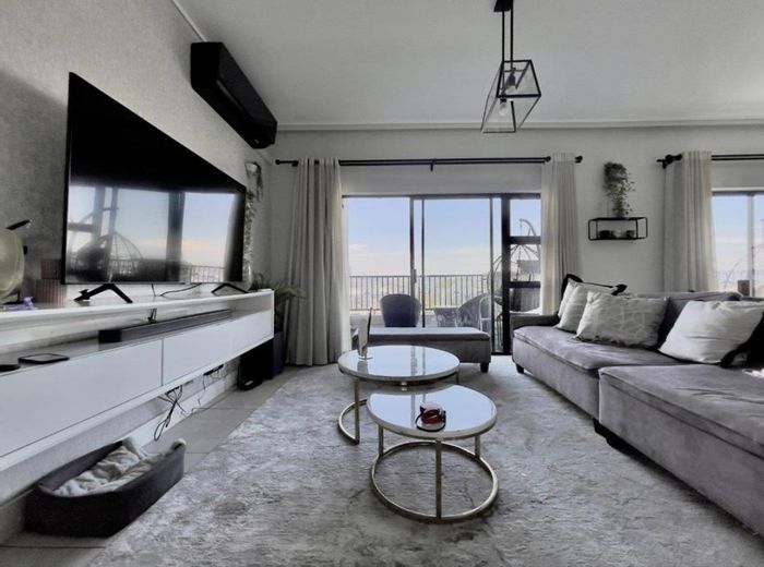 To Rent: Apartment in Waterfall with gym, pool, and concierge services.