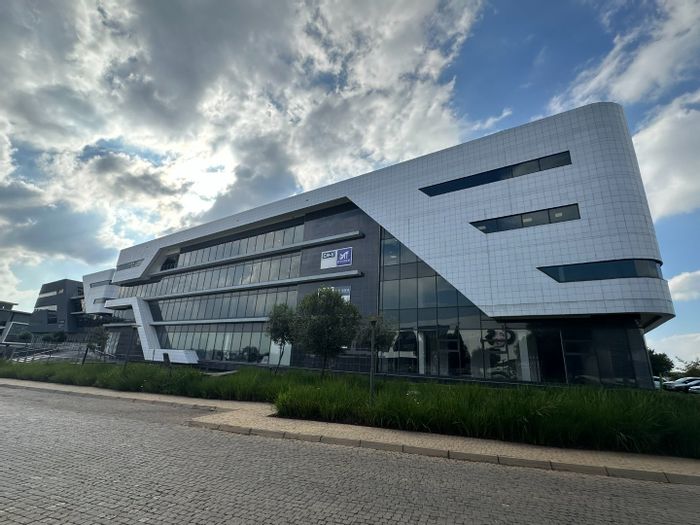 Highveld Commercial Space To Rent: 10 offices, boardrooms, canteen, backup utilities.