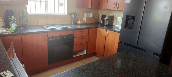 For Sale: Townhouse in Birchleigh North with 3 bedrooms, scullery, and carport.