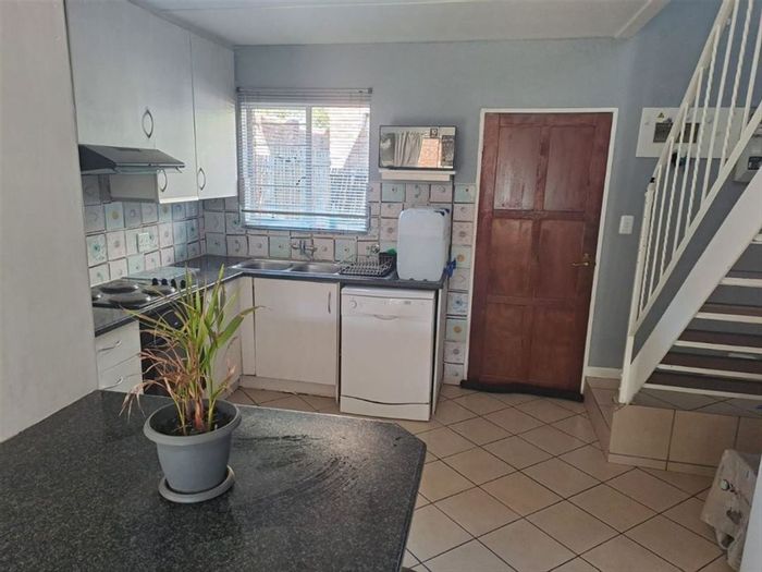 Townhouse For Sale in Nortons Home Estate: 2 beds, secure parking, low-maintenance living.