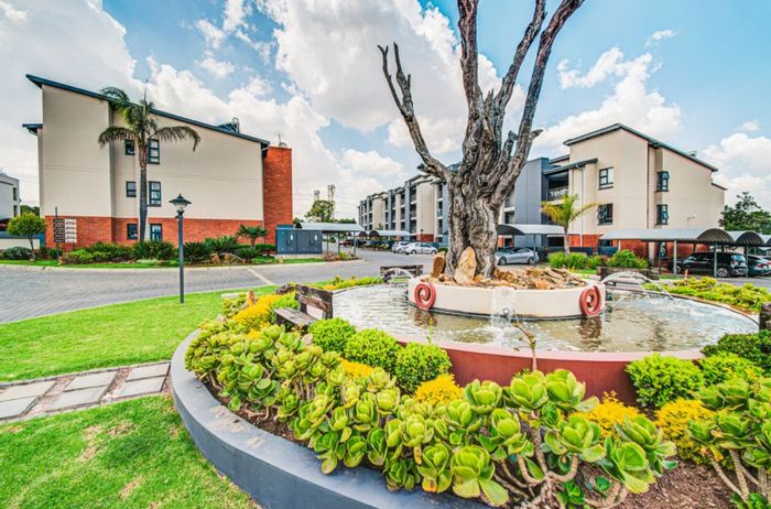 For Sale: 1-Bedroom Apartment in Sebenza with Pool, Braai Area, and Carport.