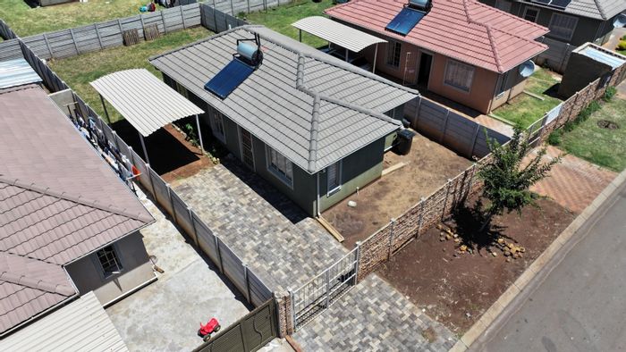 For Sale: House in Sky City with 3 beds, prepaid electricity, and fibre internet.