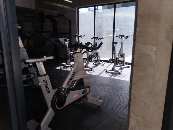 Brooklyn Apartment To Rent: Furnished, gym, pool, secure living, close to amenities.