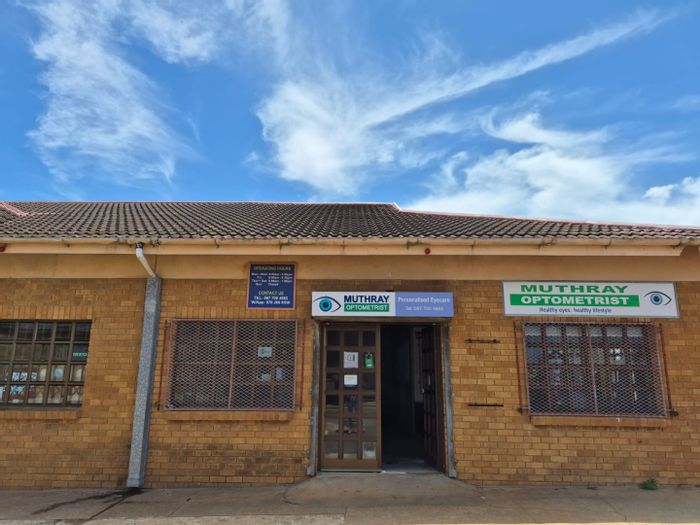 Commercial property for sale in Bethelsdorp with versatile layout and ample parking.