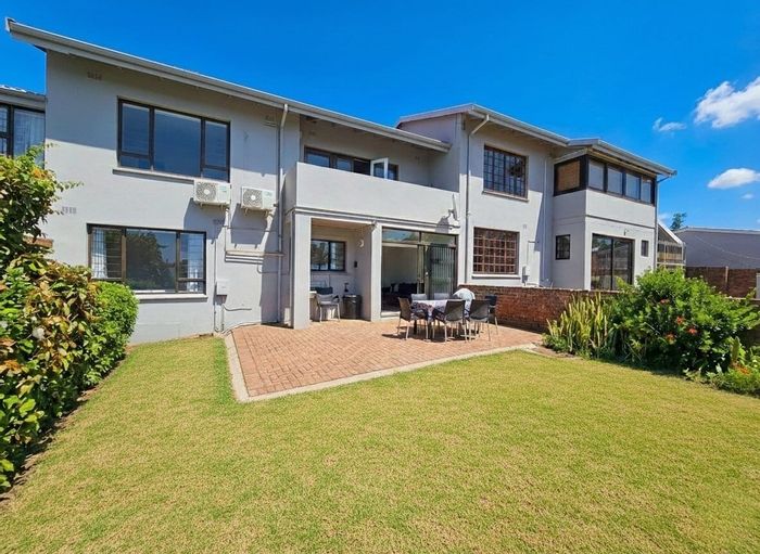 Ballitoville Townhouse For Sale: Ocean views, garden, ensuite bedrooms, walk to beach.