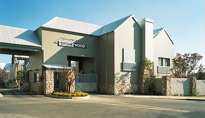 Two-bedroom apartment for sale in Blue Hills AH with pool and clubhouse access.