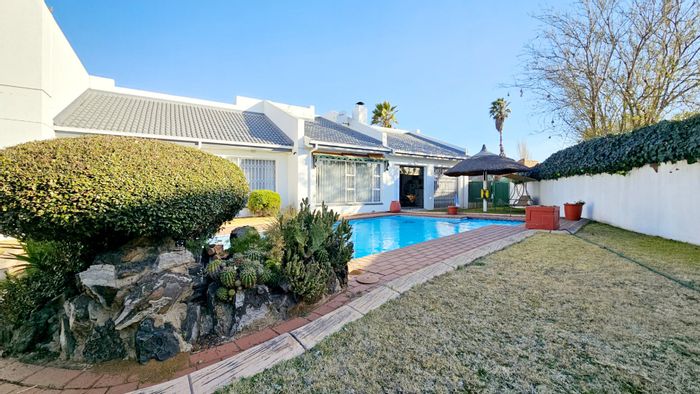 For Sale: Spacious Arcon Park house with pool, braai room, and double garage.