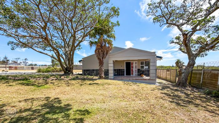 East London Rural Commercial Property For Sale: Offices, boardroom, residence, parking, and rental income.