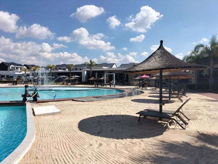 1-Bedroom Apartment To Rent in Blyde Riverwalk Estate with 24-Hour Security and Parking.