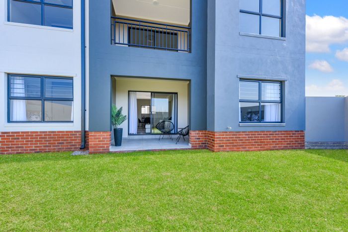For Sale: Apartment in Randburg Central with 3 beds, 2 baths, amenities included.