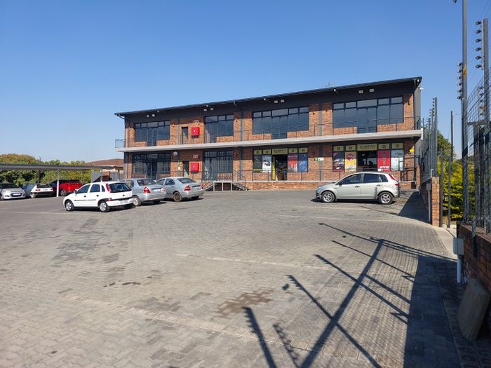 Commercial office to rent in Stanger Central with kitchenette, parking, and 3-phase power.