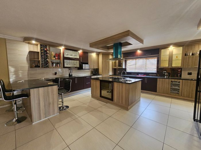 House for Sale in White River Ext 49: 3 Bedrooms, Open Plan, Double Garages.