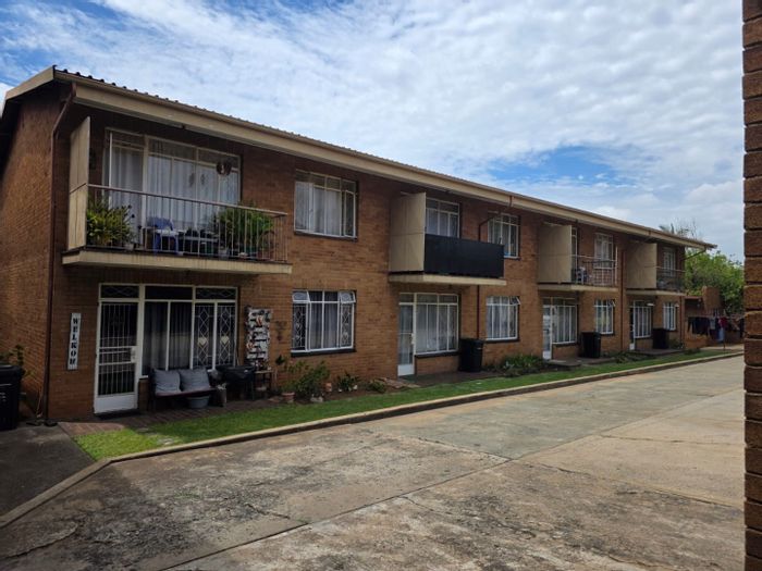 14-unit commercial property in Birchleigh, fully tenanted with low-maintenance appeal.